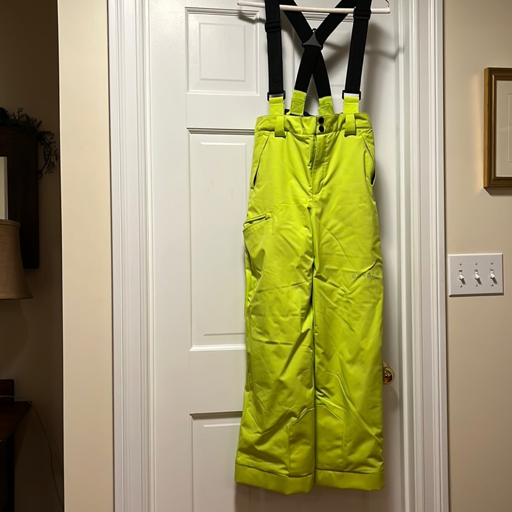 Spyder boys propulsion ski pants with removable suspender straps.